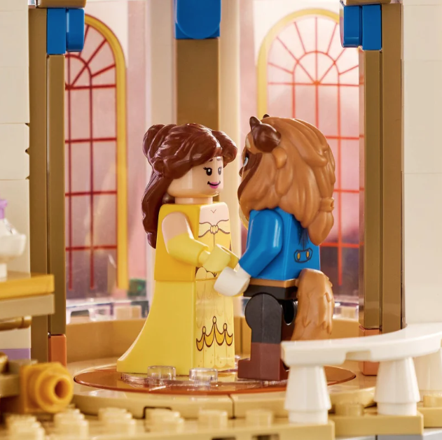 LEGO Disney 43263 Beauty and the Beast Castle 1 1