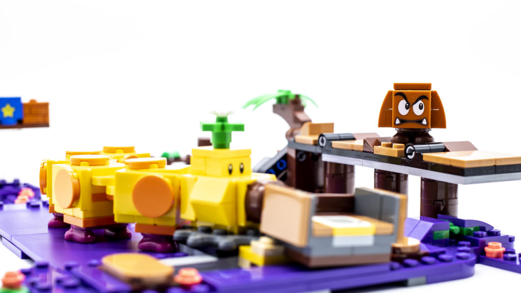 LEGO Super Mario 71383 Wigglers Poison Swamp 10