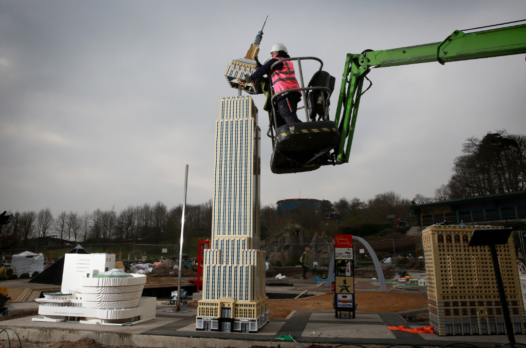Empire State Building arrives at the LEGOLAND Windsor Resort