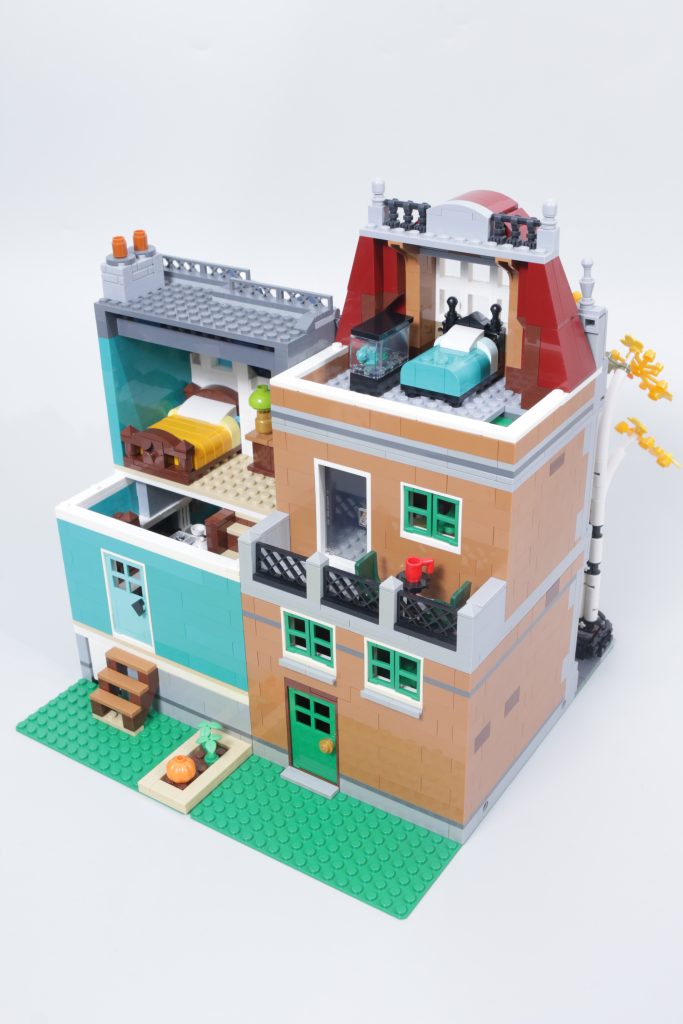 LEGO Icons 10350 Tudor Corner second review plus comparison with 10251 Brick Bank and 10270 Bookshop 38 683x1024