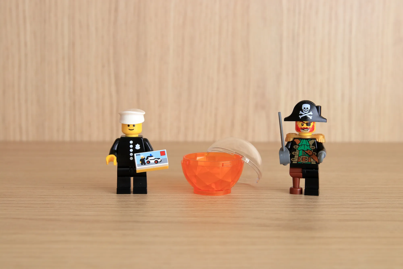 LEGO Ideas Minifigure Gumball Machine 6