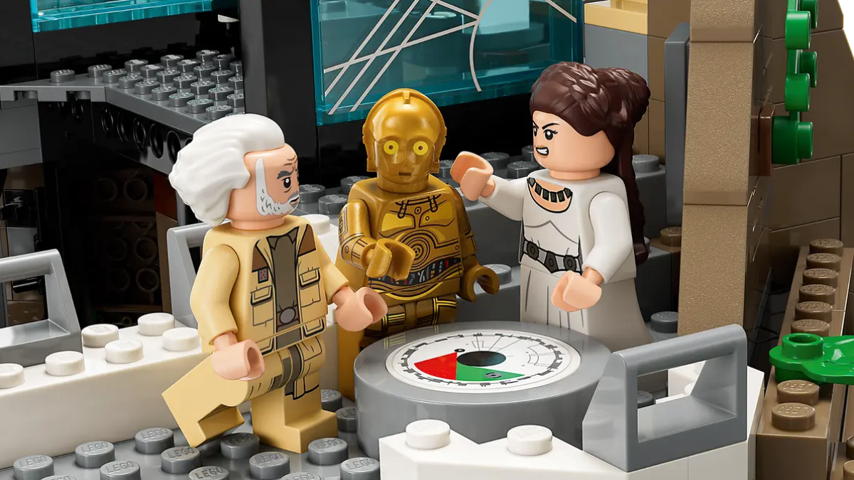 LEGO Star Wars magazine’s 100th issue offers up double droid figures