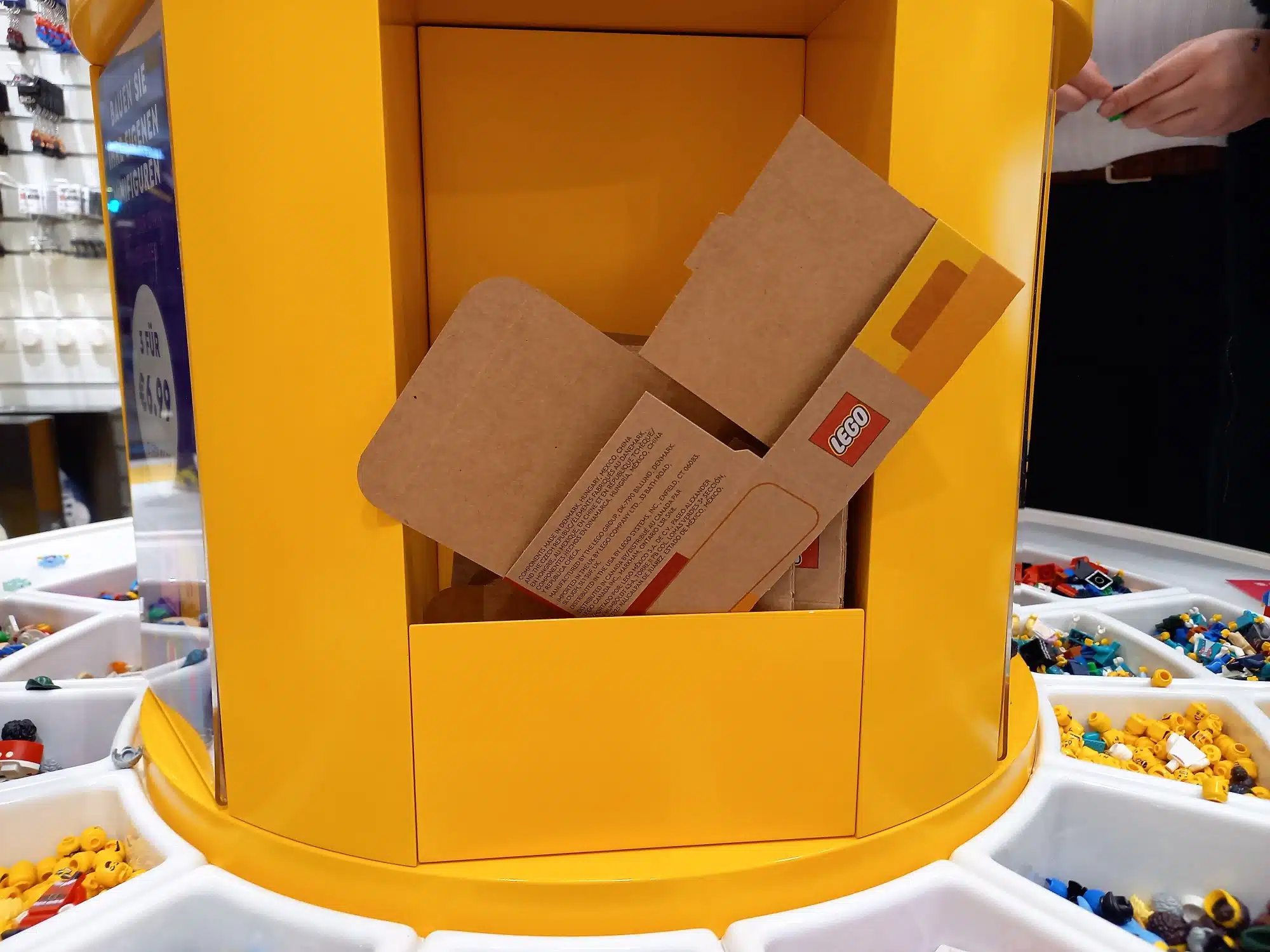 LEGO Cardboard Pick a Brick 5