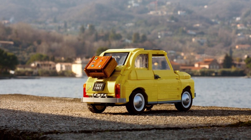 LEGO Creator Expert 10271 Fiat 500 lifestyle featured