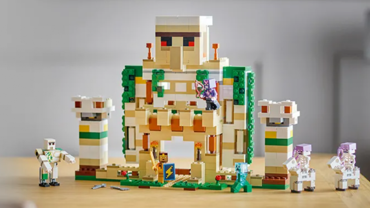 Winning LEGO CON 2022 minifigure included in upcoming Minecraft set