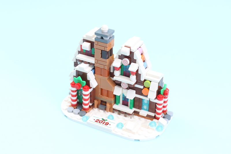 LEGO 40337 Gingerbread House review 4