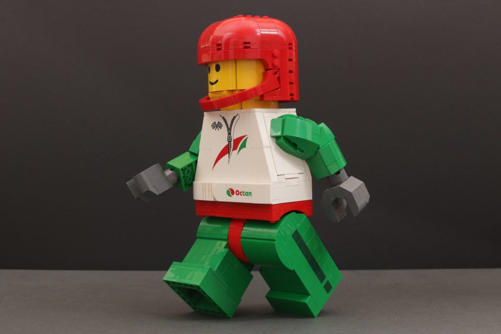 LEGO Minifigures 40819 Up Scaled Racing Driver Minifigure review 13 1024x683
