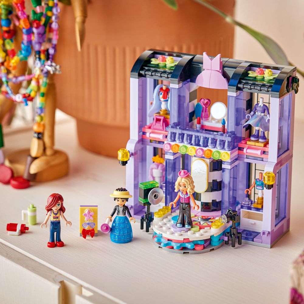 LEGO Friends 42685 Heartlake City Fashion Show 8