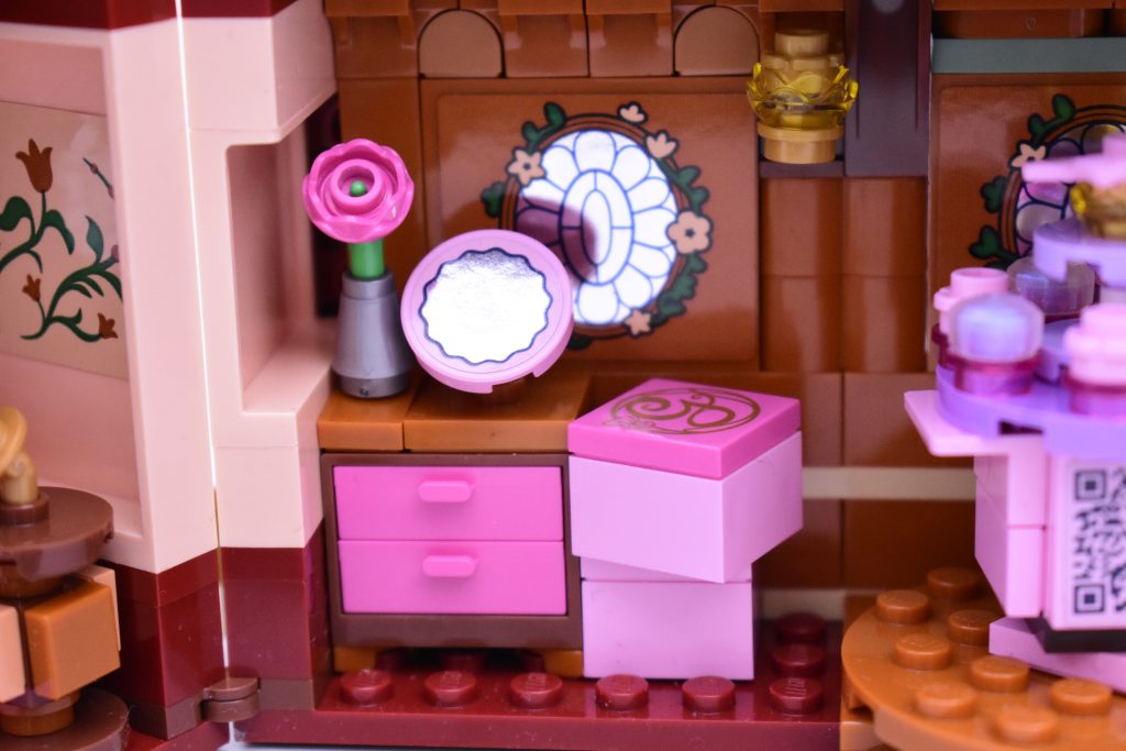 LEGO Wicked 75683 Glinda Elphabas Dormitory review 17 1024x683