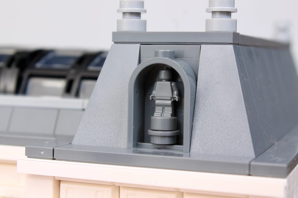 LEGO Icons 10326 Natural History Museum review 57 1024x682