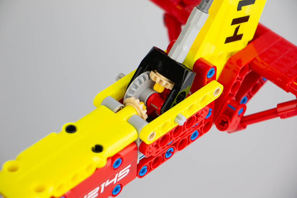 42145 Technic Airbus H175 Rescue Helicopter 14
