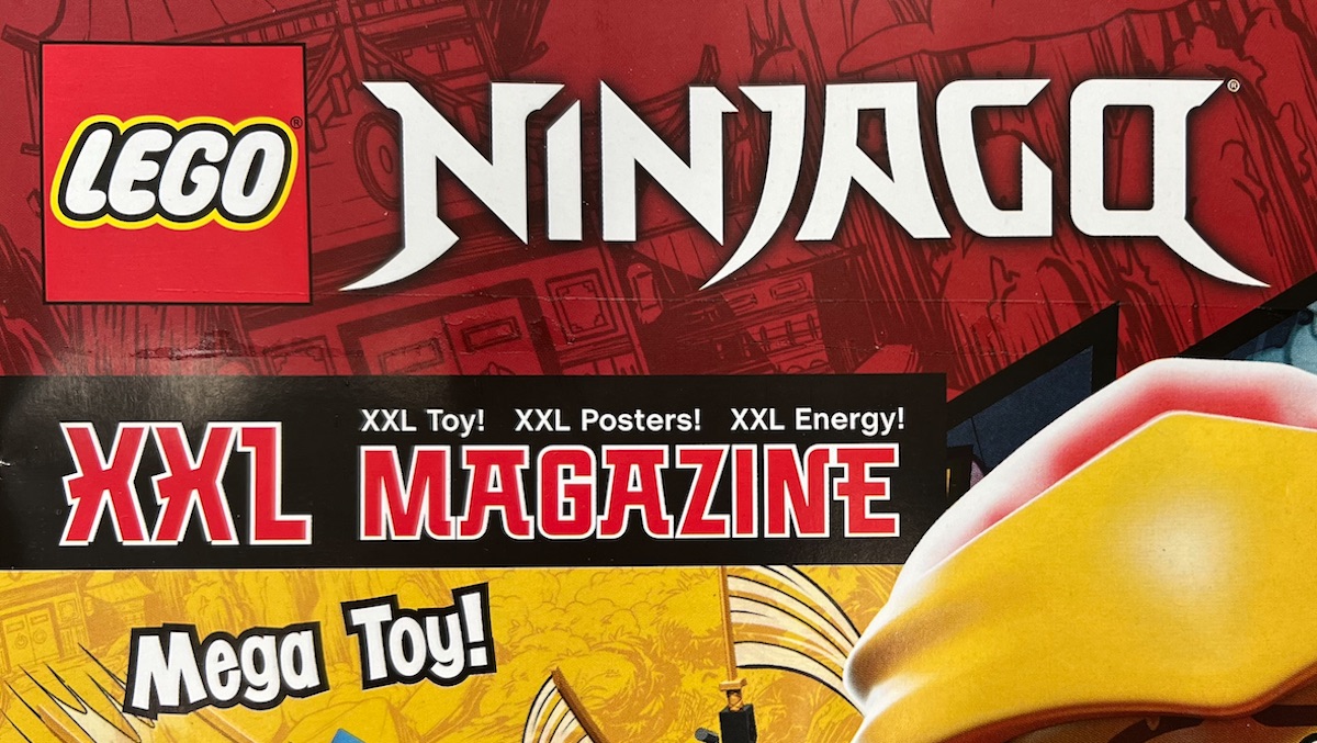 LEGO Giant Series magazine includes recent NINJAGO GWP polybag