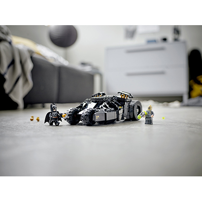 LEGO Batman 76239 Batmobile Tumbler Scarecrow Showdown 9