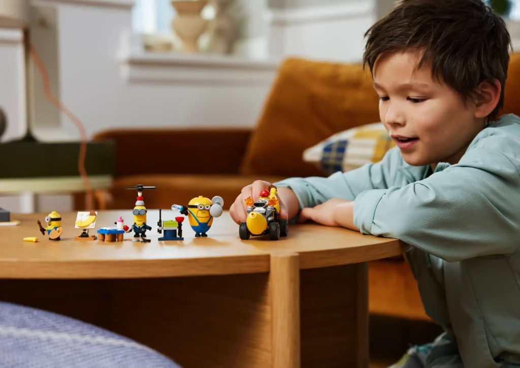 LEGO Despicable Me 4 75580 Minions and Banana Car 8 1024x724