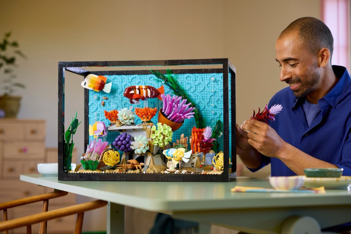 LEGO Icons 10366 Tropical Aquarium 9 1200x800