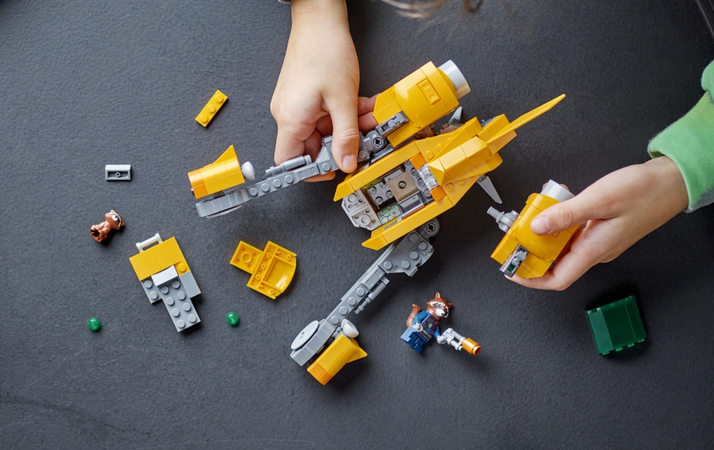 LEGO Marvel 76254 Baby Rockets Ship build 1024x645