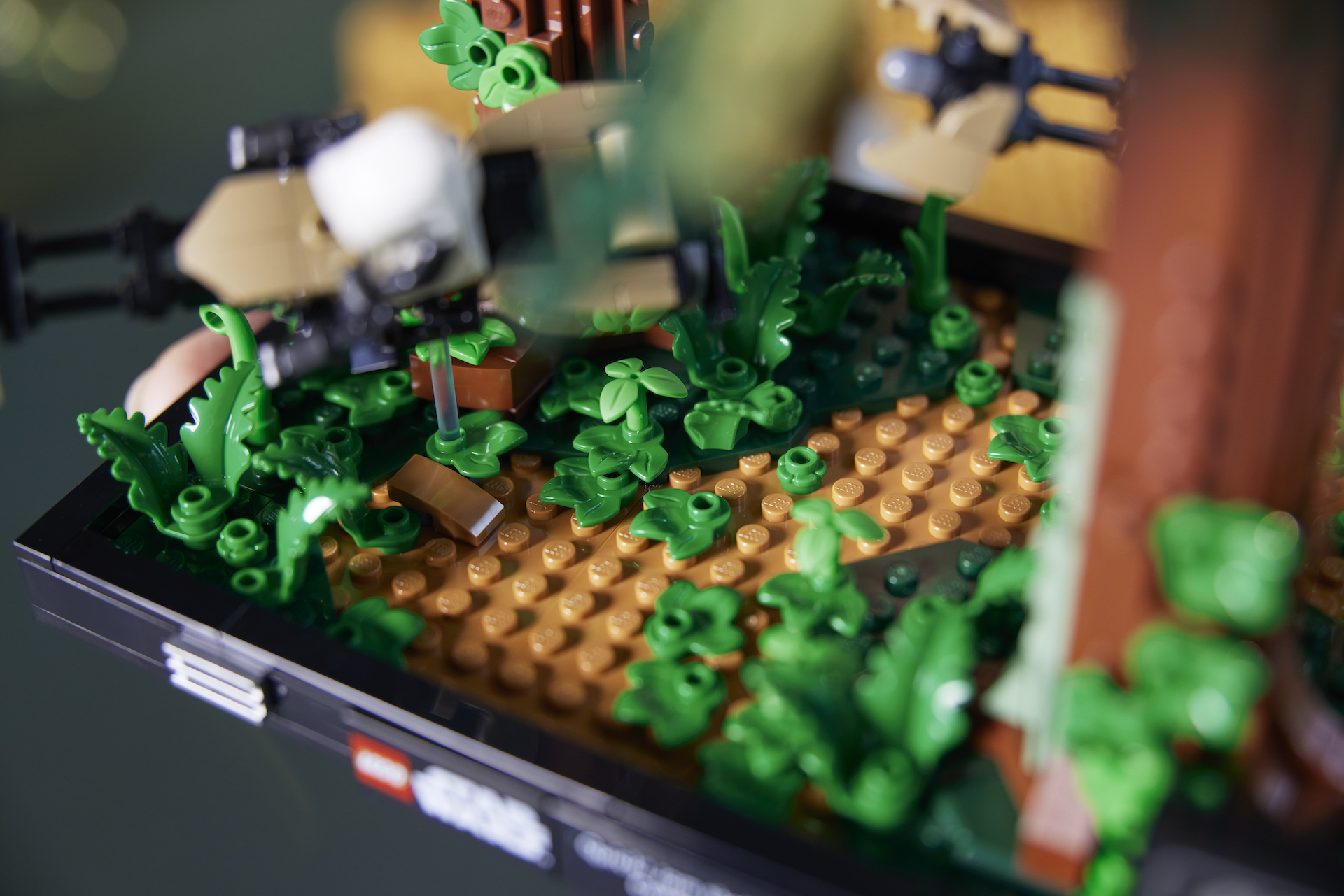 LEGO Star Wars 75353 Endor Speeder Chase Diorama 7