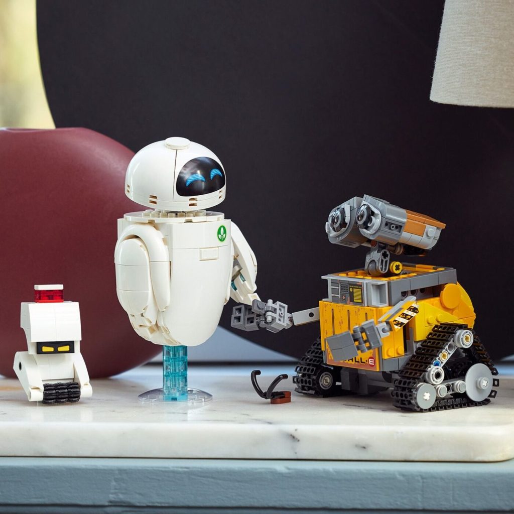 LEGO Disney 43279 WALL•E and EVE 6 1024x1024